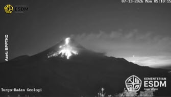 Gunung Merapi Kembali Aktif: Awan Panas Guguran Luncur 2 Kilometer ke Barat Daya