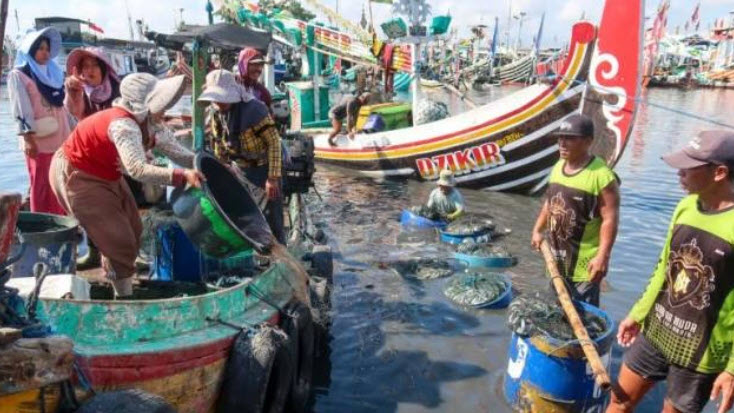 Pemerintah Berikan Harga Khusus BBM Rp15.000 per Liter bagi Nelayan Kapal 30-200 GT