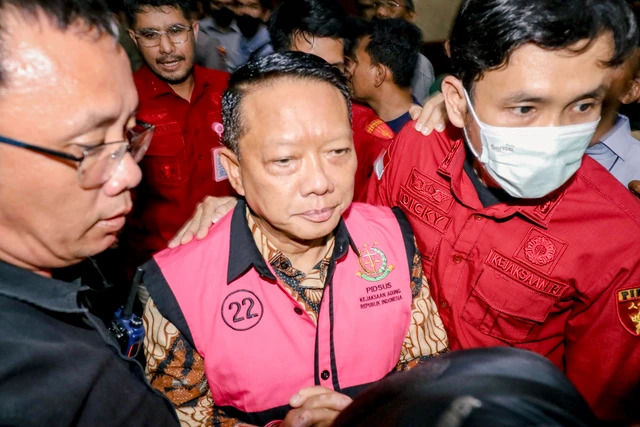 Don Ritto Bacakan Eksepsi di Sidang Kasus Korupsi dan TPPU bersama Febrie Adriansyah